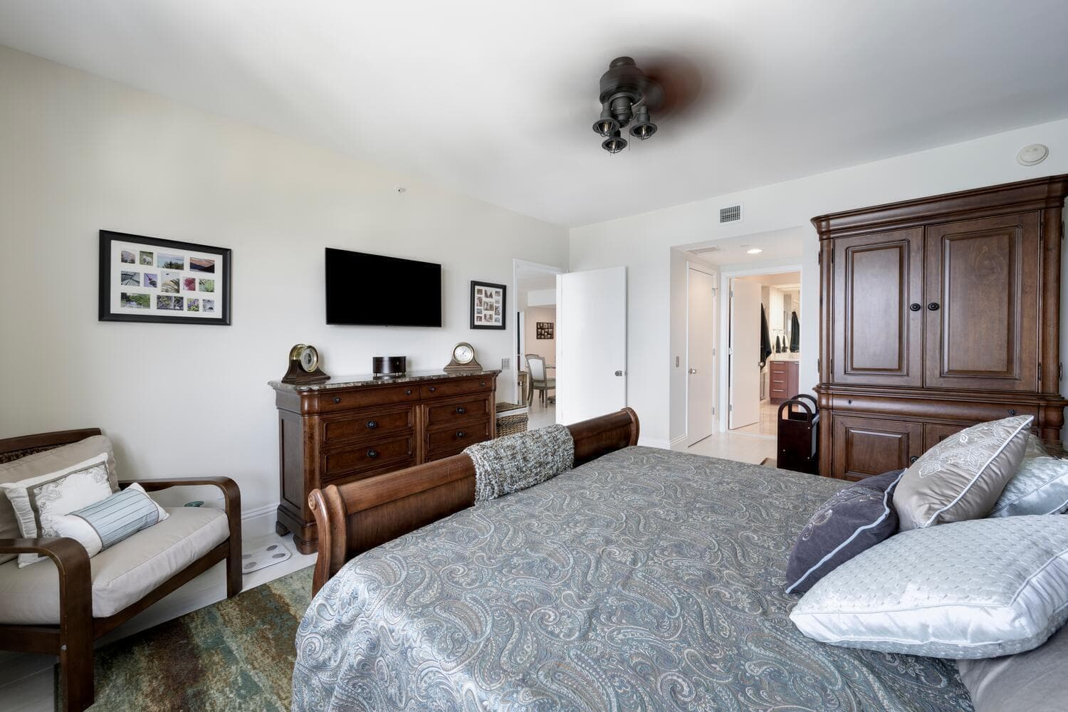 2650 Lake Shore Drive 1602 photo 12
