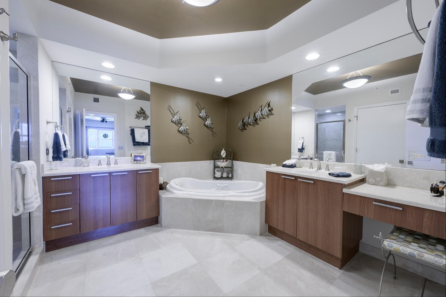 2650 Lake Shore Drive 1602 photo 14