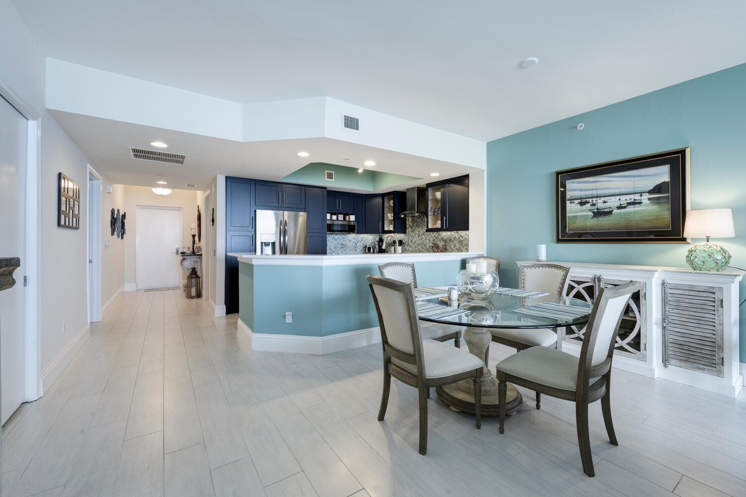 2650 Lake Shore Drive 1602 photo 4