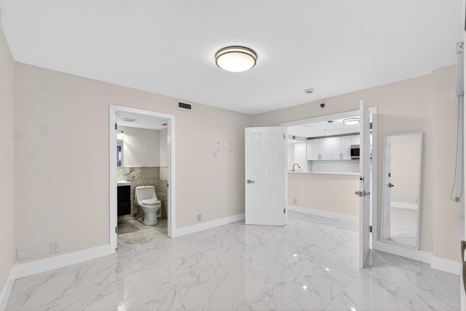 3901 S Flagler Drive 105 photo 12