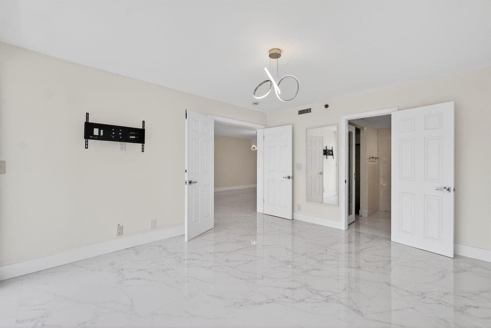 3901 S Flagler Drive 105 photo 7