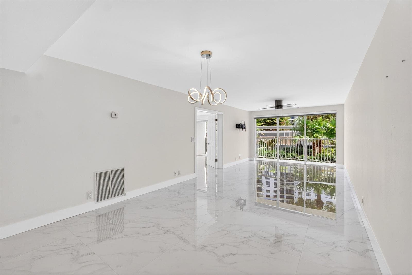 3901 S Flagler Drive 105 photo 5