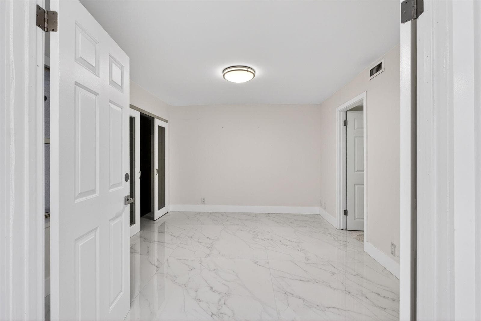 3901 S Flagler Drive 105 photo 14