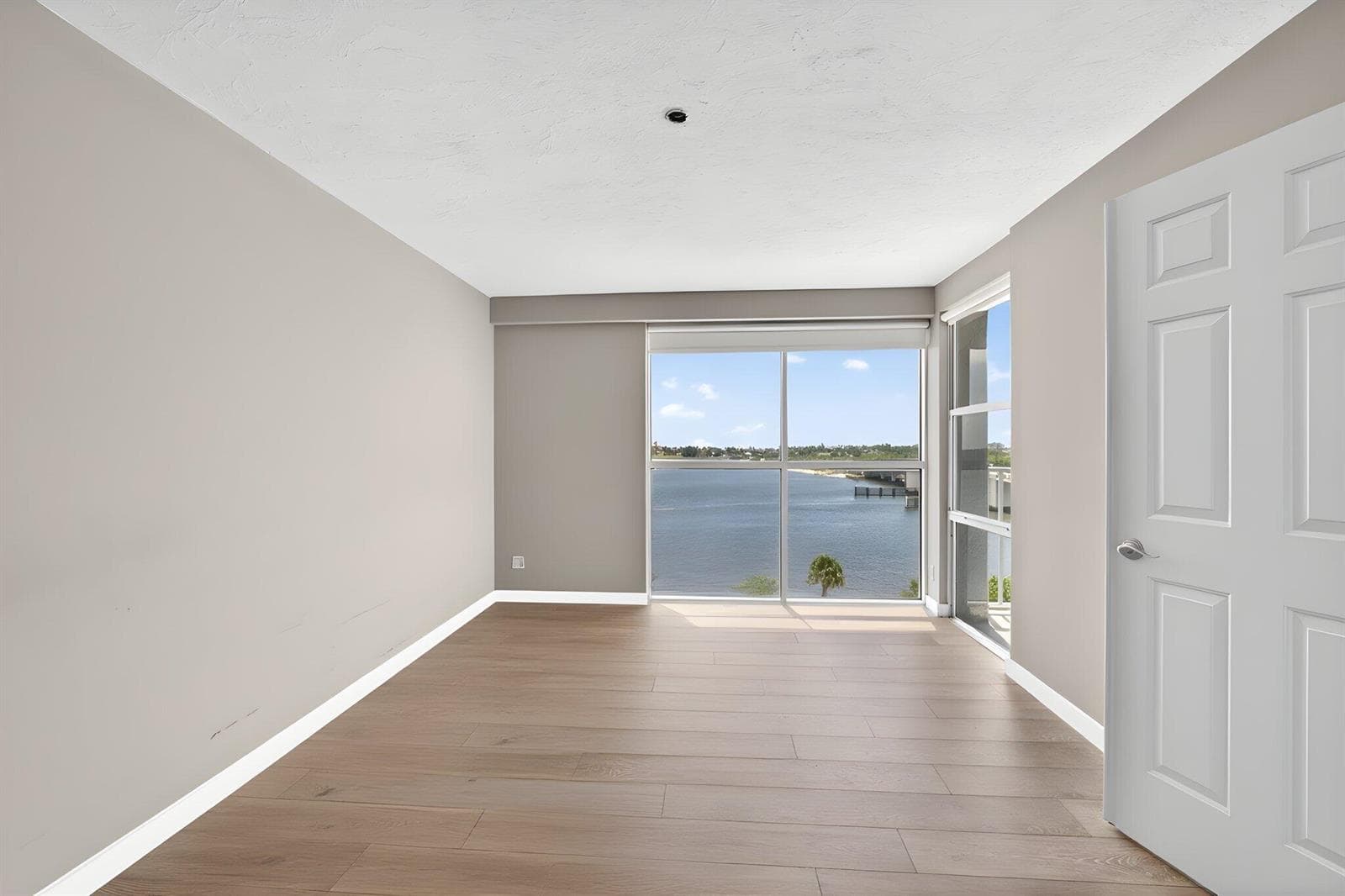 3901 S Flagler Drive 703 photo 13
