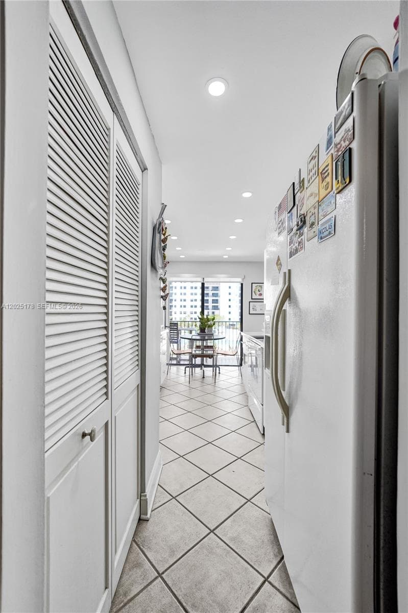 1201 S Ocean Dr 609S photo 25