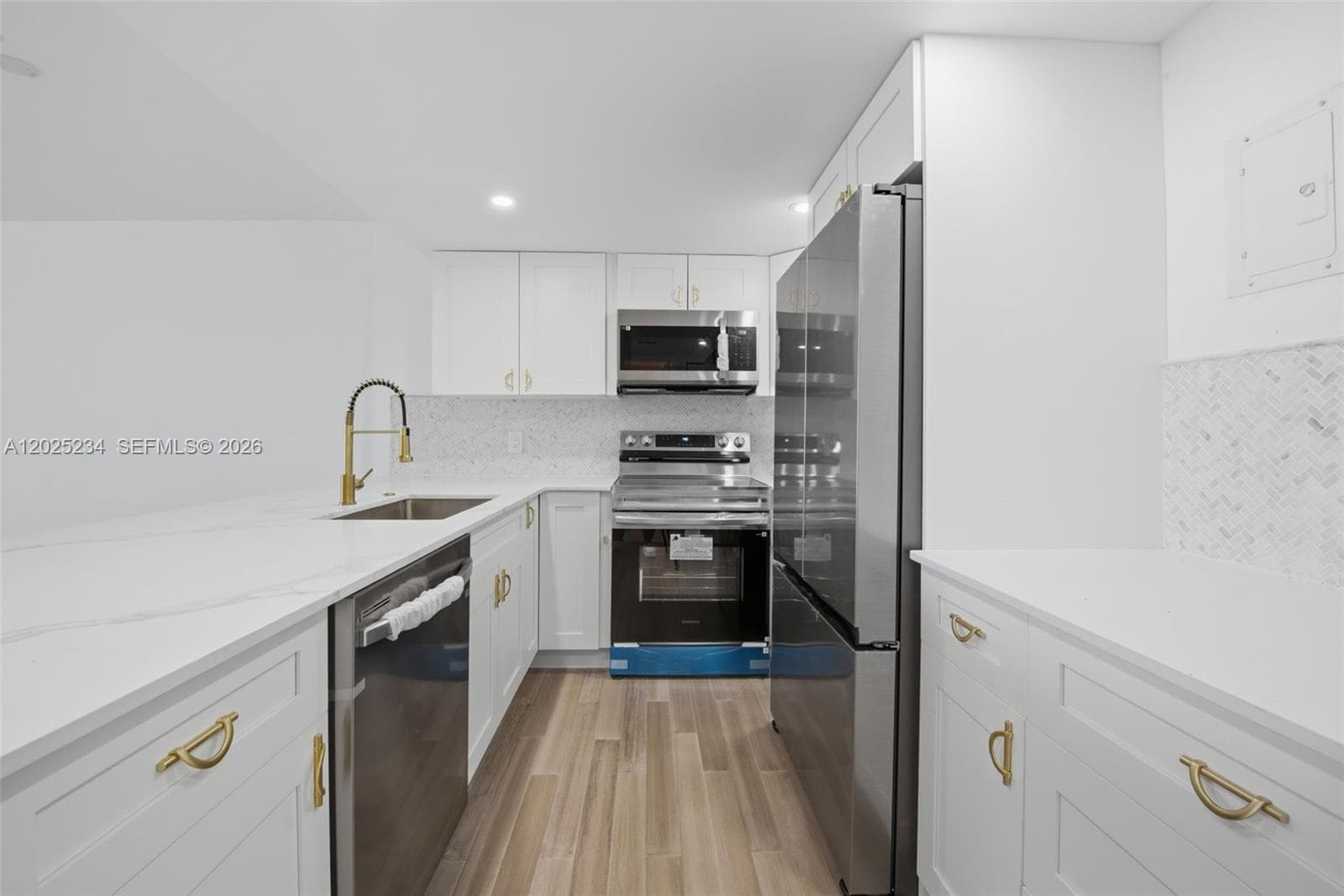 5 Island Ave 2F photo 3