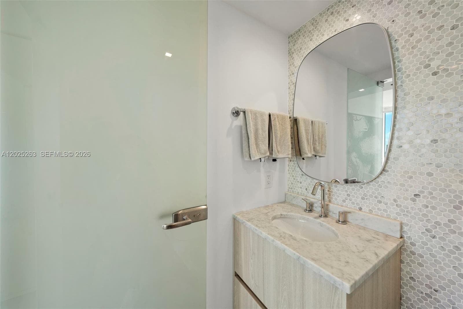 1000 S Pointe Dr 2803 photo 23