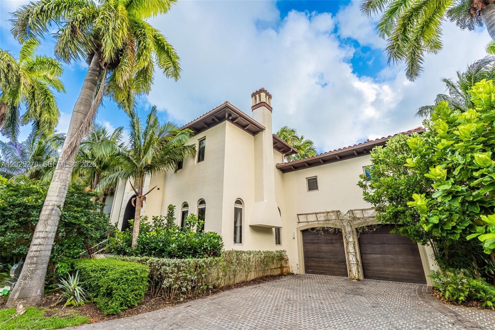 760 S Mashta Dr photo 3