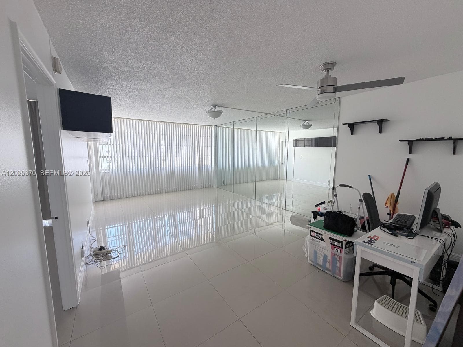 1825 S Ocean Dr 611 photo 2
