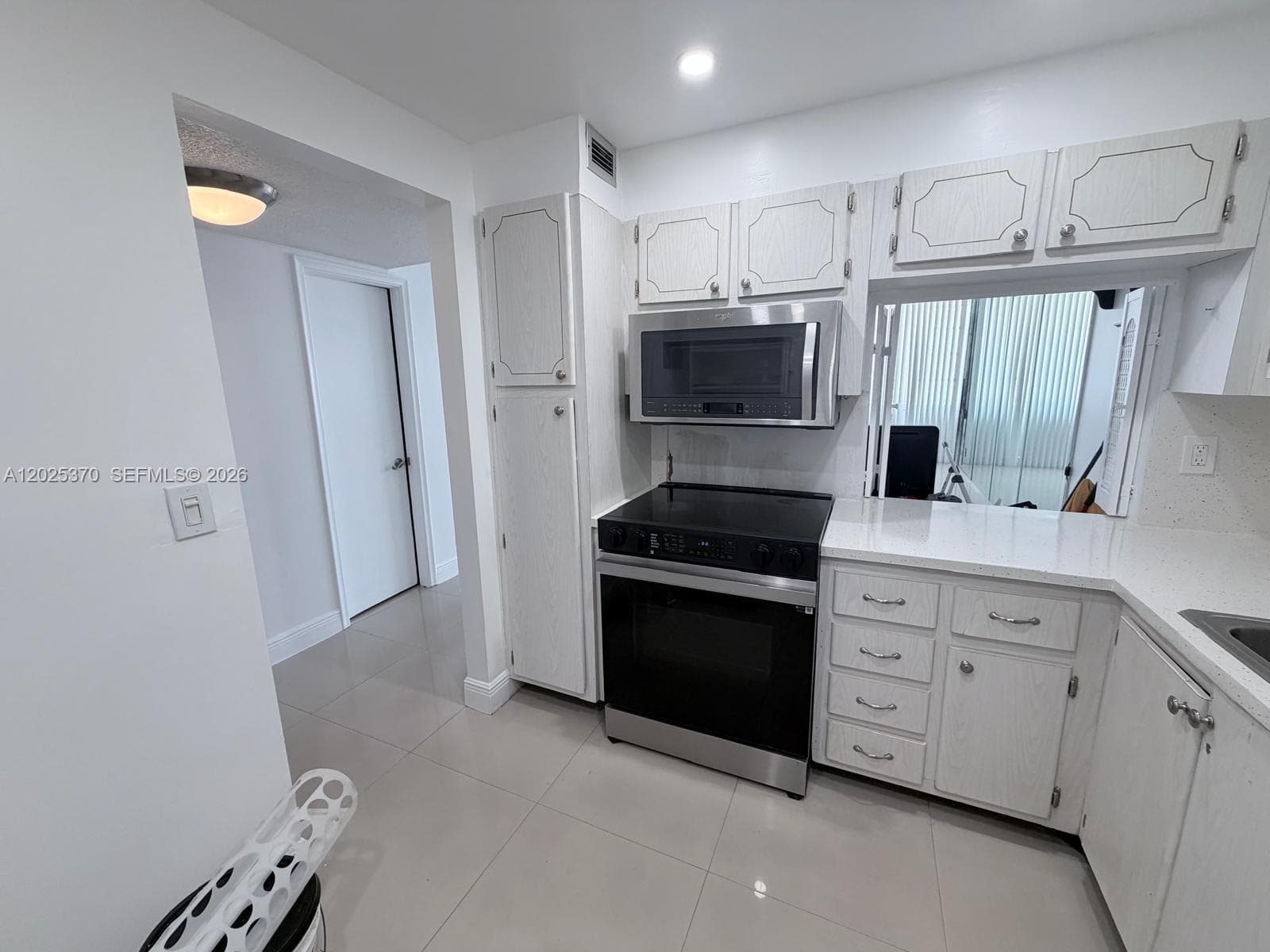 1825 S Ocean Dr 611 photo 5