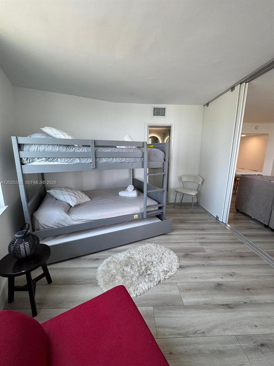 5401 Collins Ave 920 photo 23