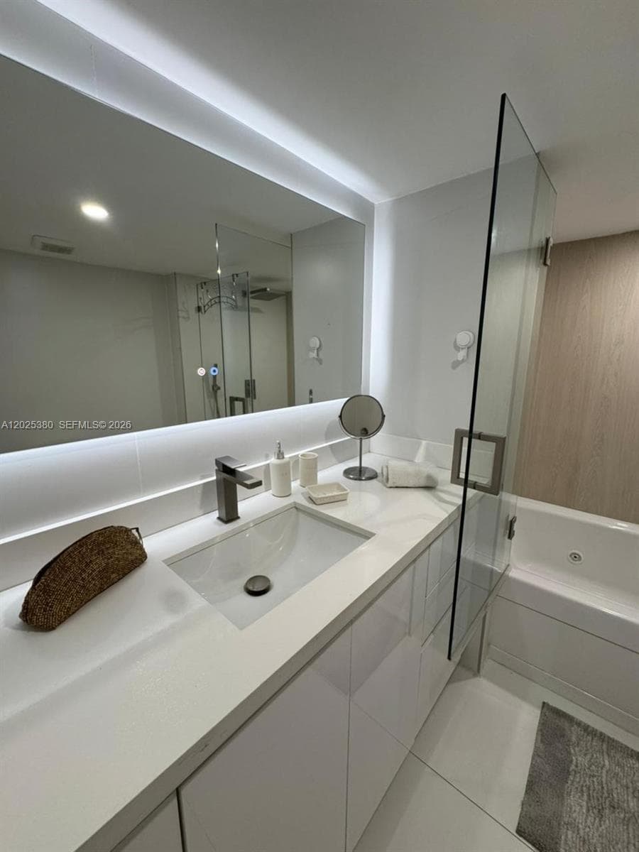 5401 Collins Ave 920 photo 5