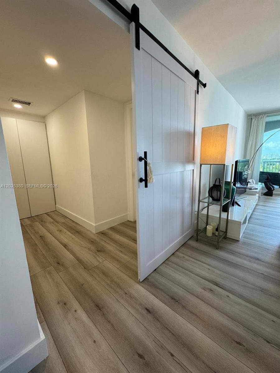 5401 Collins Ave 920 photo 15
