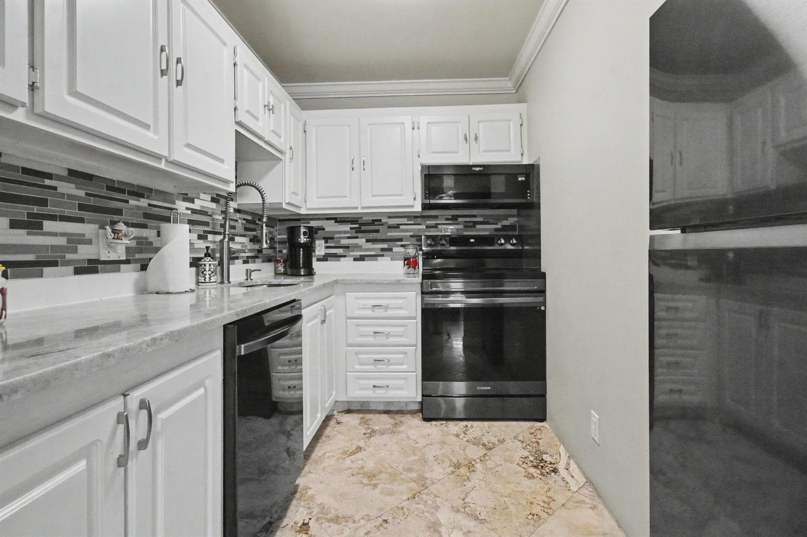 2840 NE 14th St 405a photo 3
