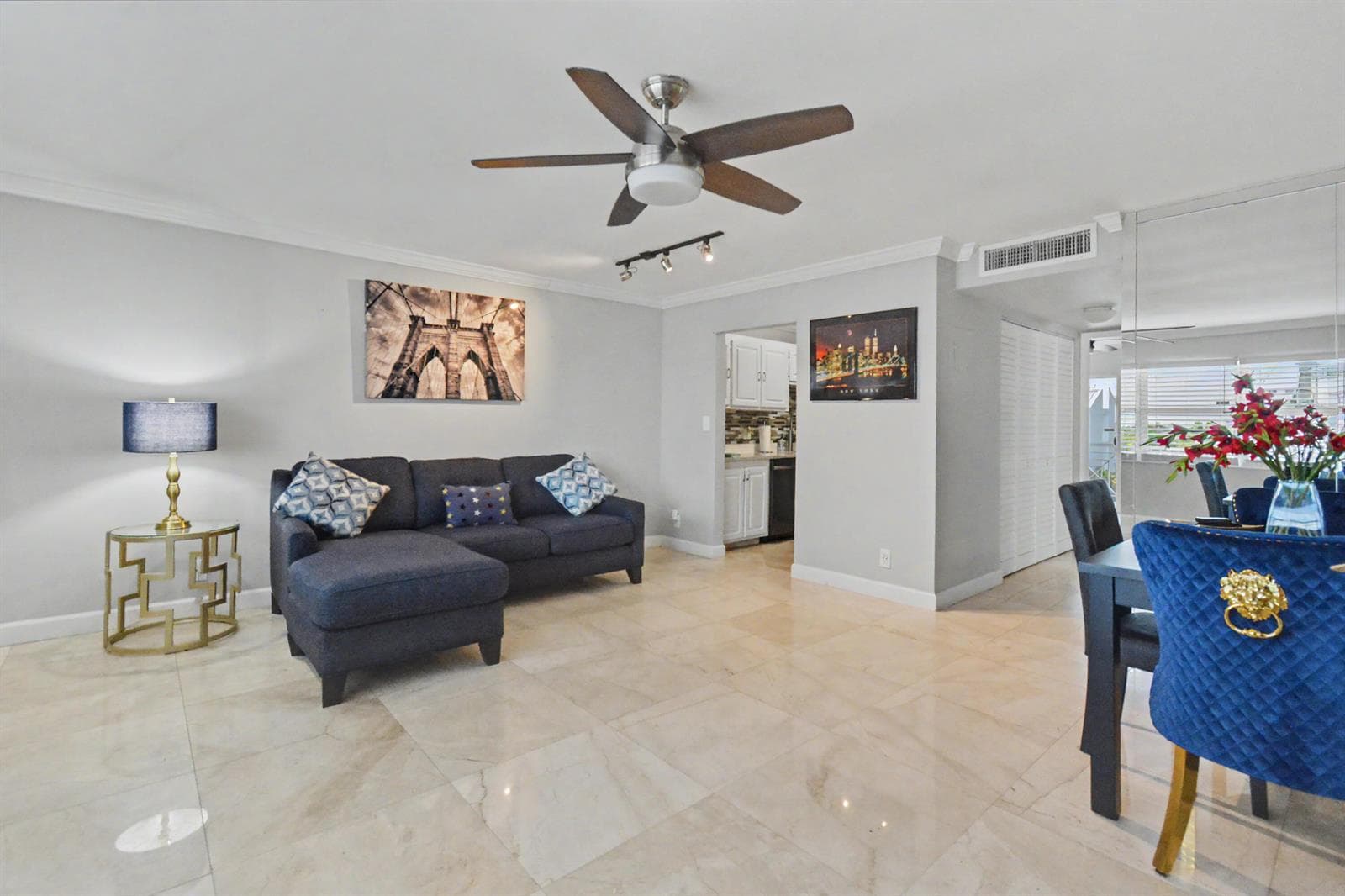 2840 NE 14th St 405a photo 8