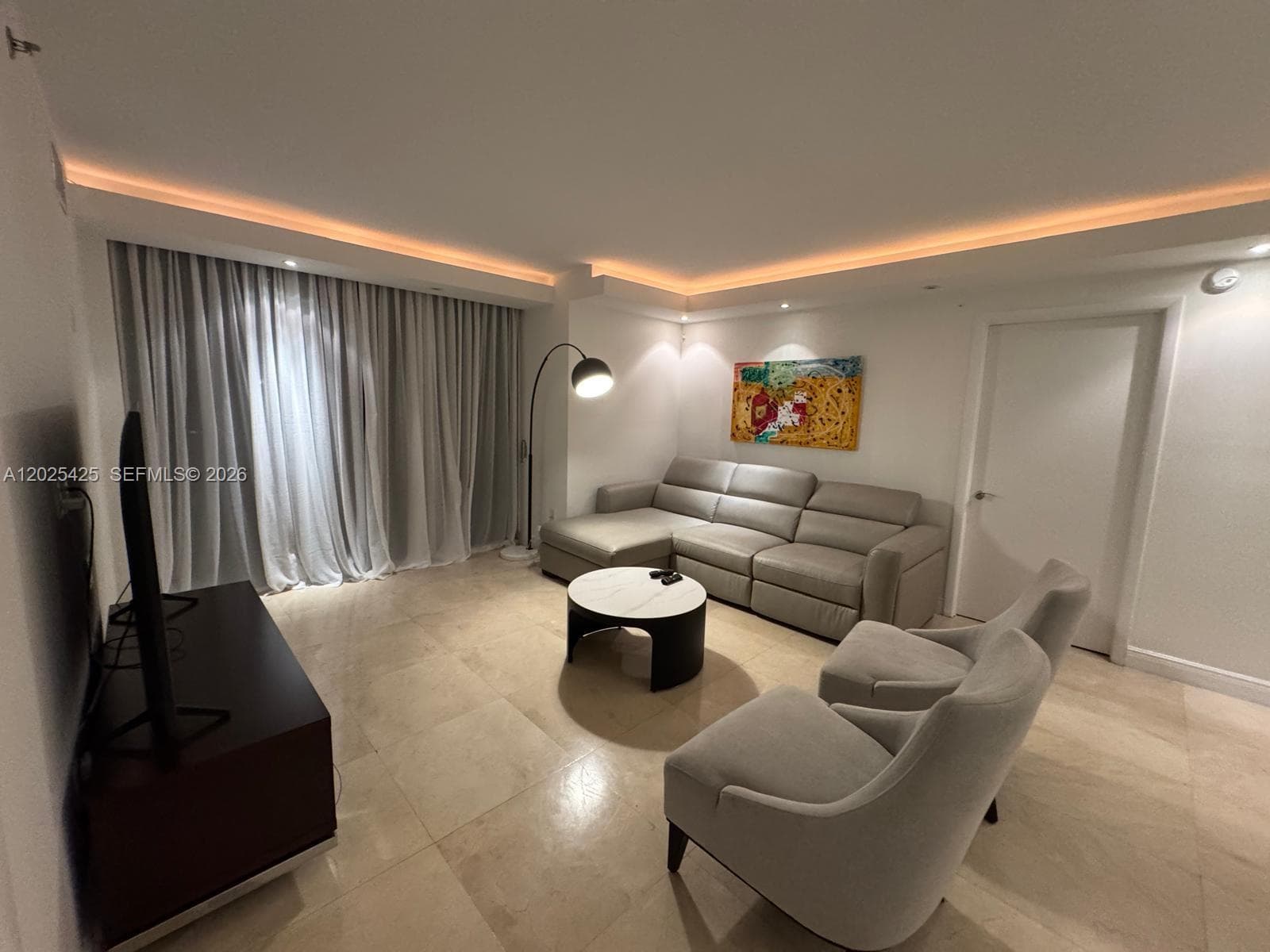 1830 S Ocean Drive 1404 photo 3
