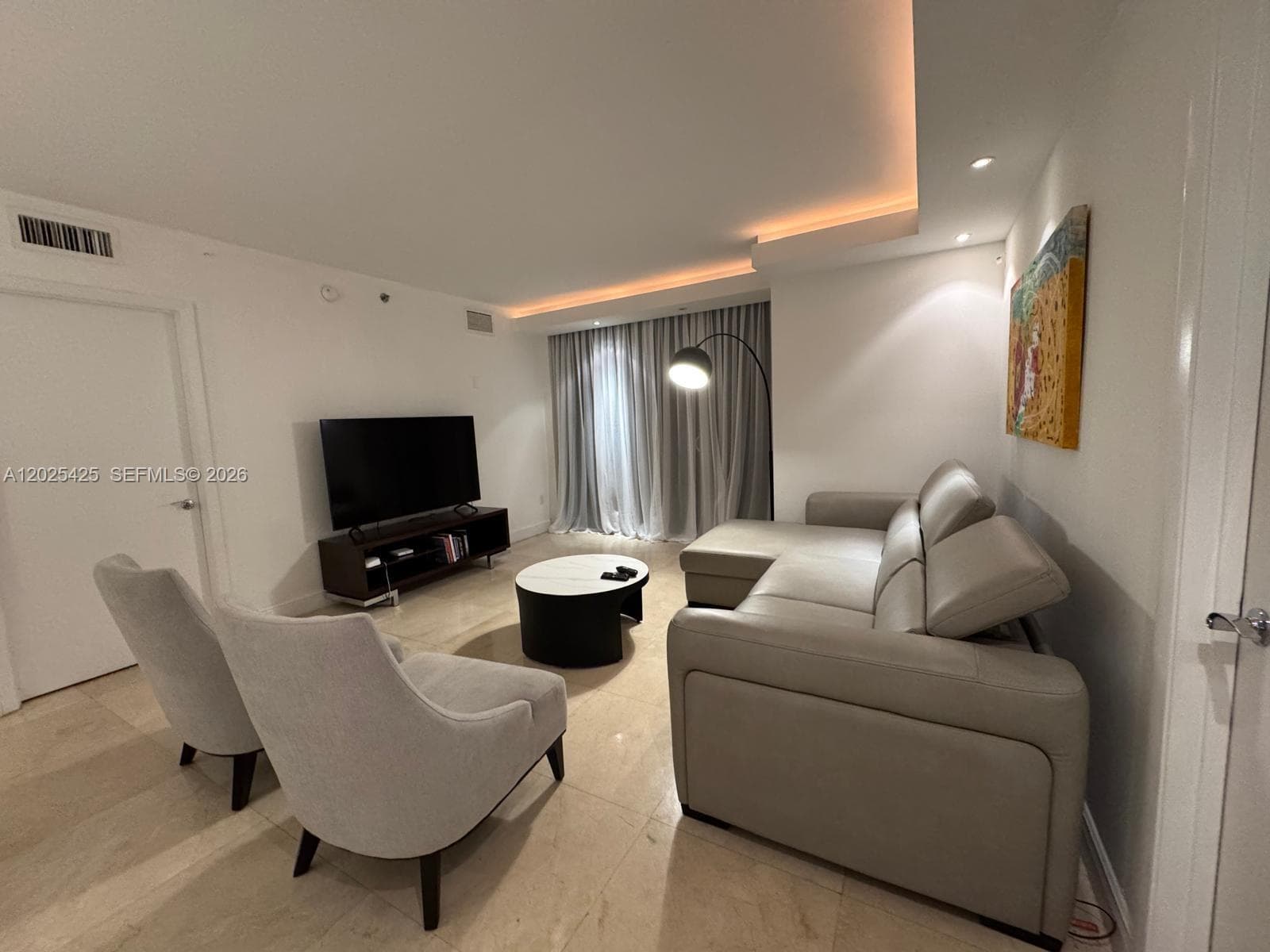 1830 S Ocean Drive 1404 photo 4