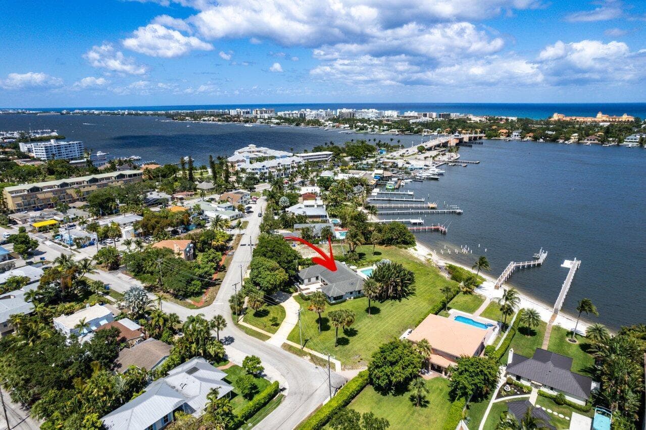 210 S Lake Drive photo 1