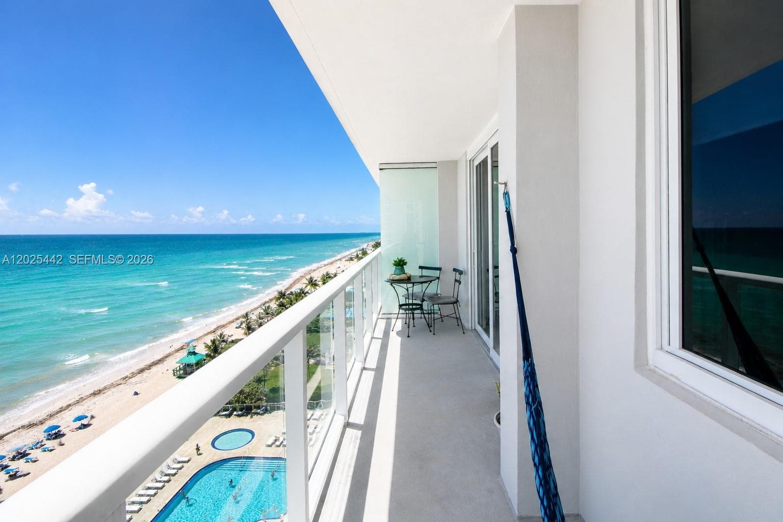 19201 Collins Ave 916 photo 11