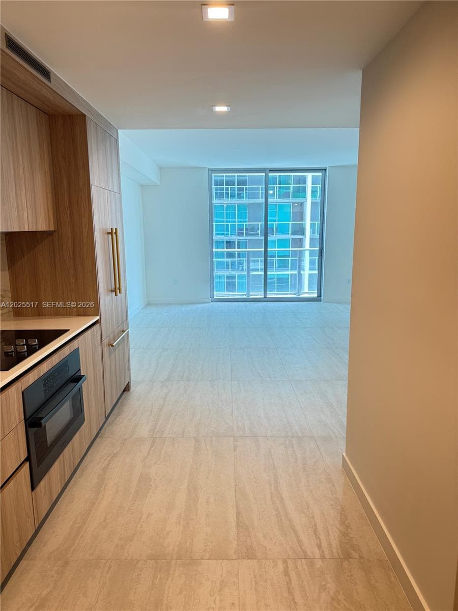 77 SE 5 2307 photo 6