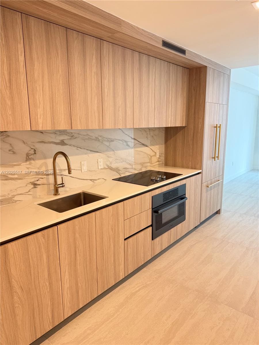 77 SE 5 2307 photo 7