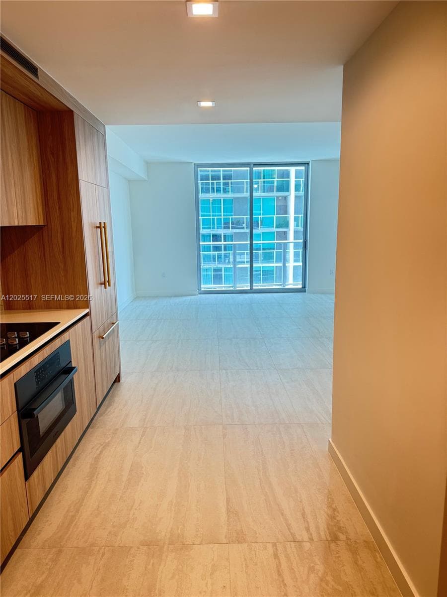 77 SE 5 2307 photo 5