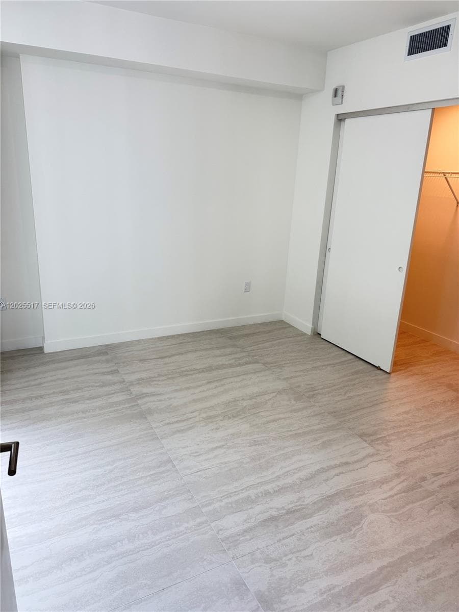 77 SE 5 2307 photo 9