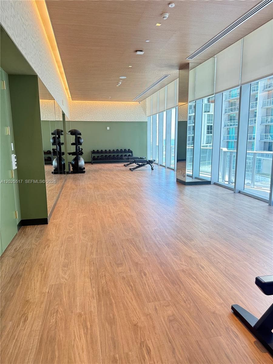 77 SE 5 2307 photo 25