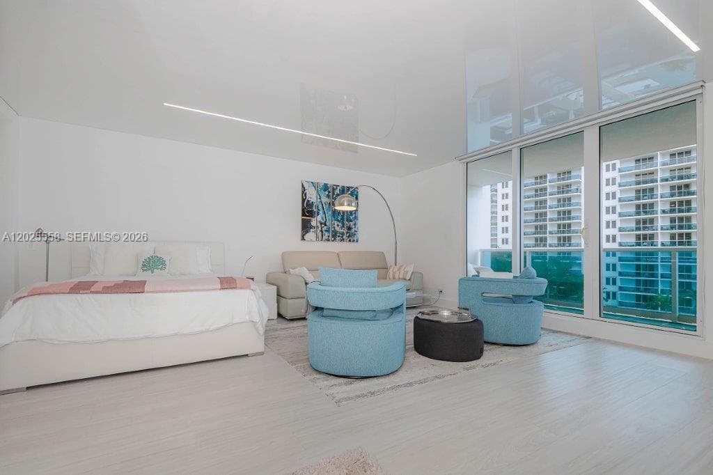 2301 Collins Ave 811 photo 6
