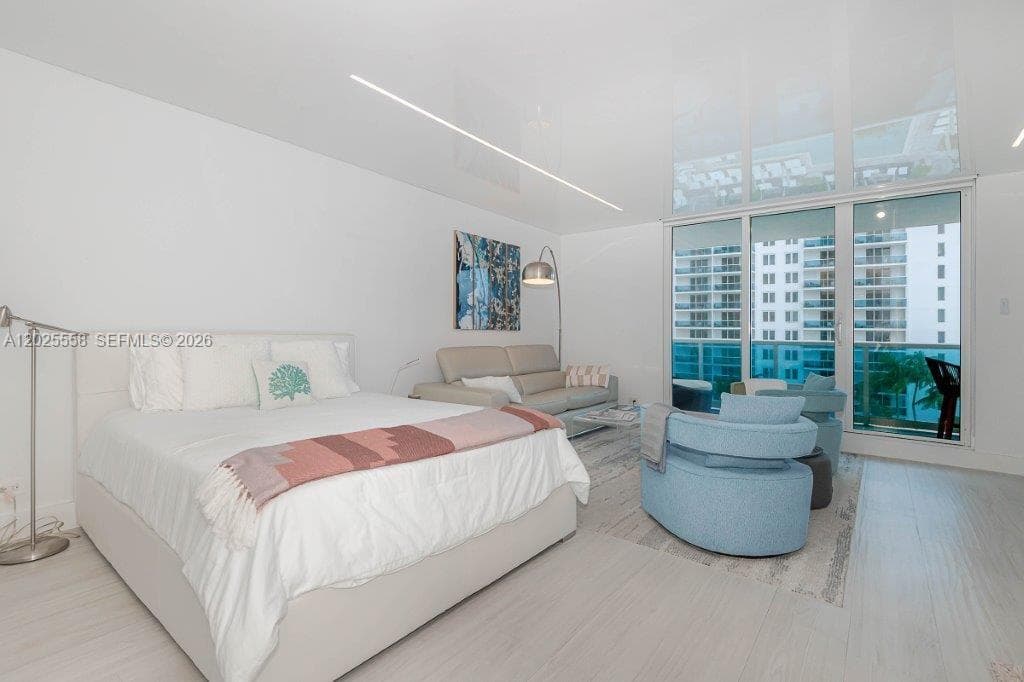 2301 Collins Ave 811 photo 5