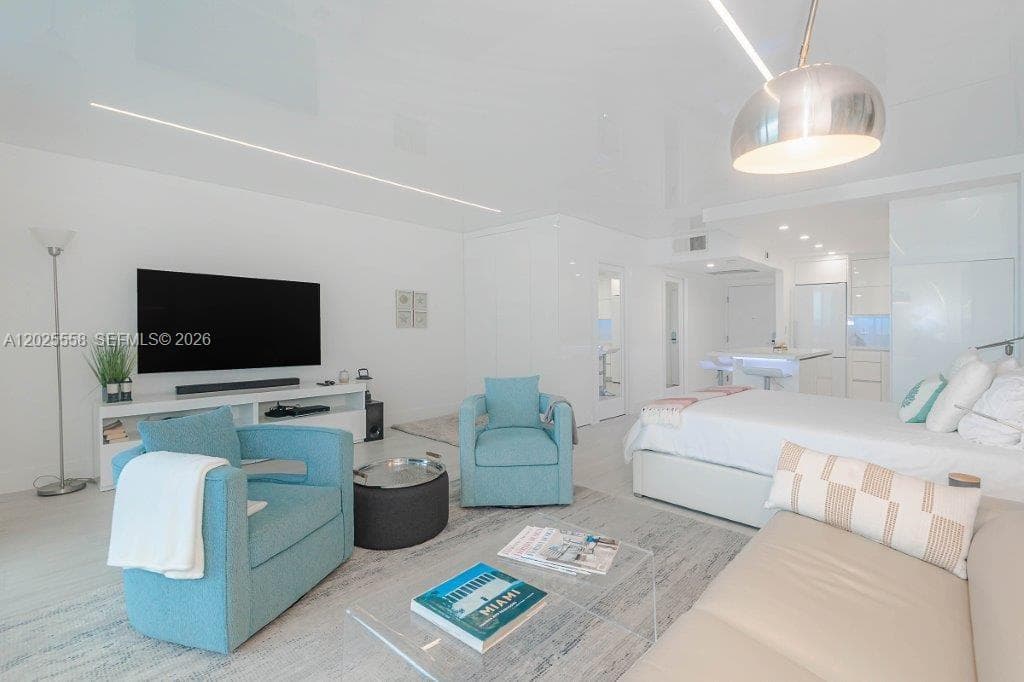 2301 Collins Ave 811 photo 9