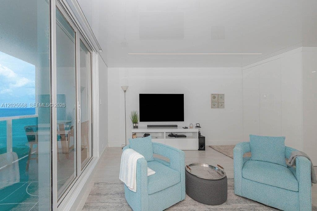 2301 Collins Ave 811 photo 10