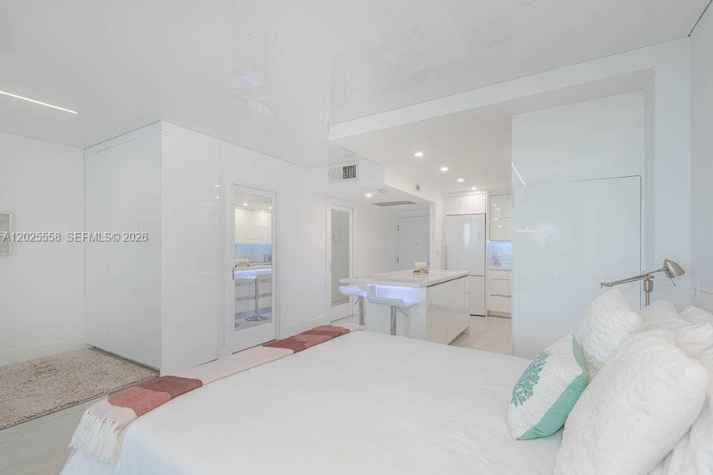 2301 Collins Ave 811 photo 14