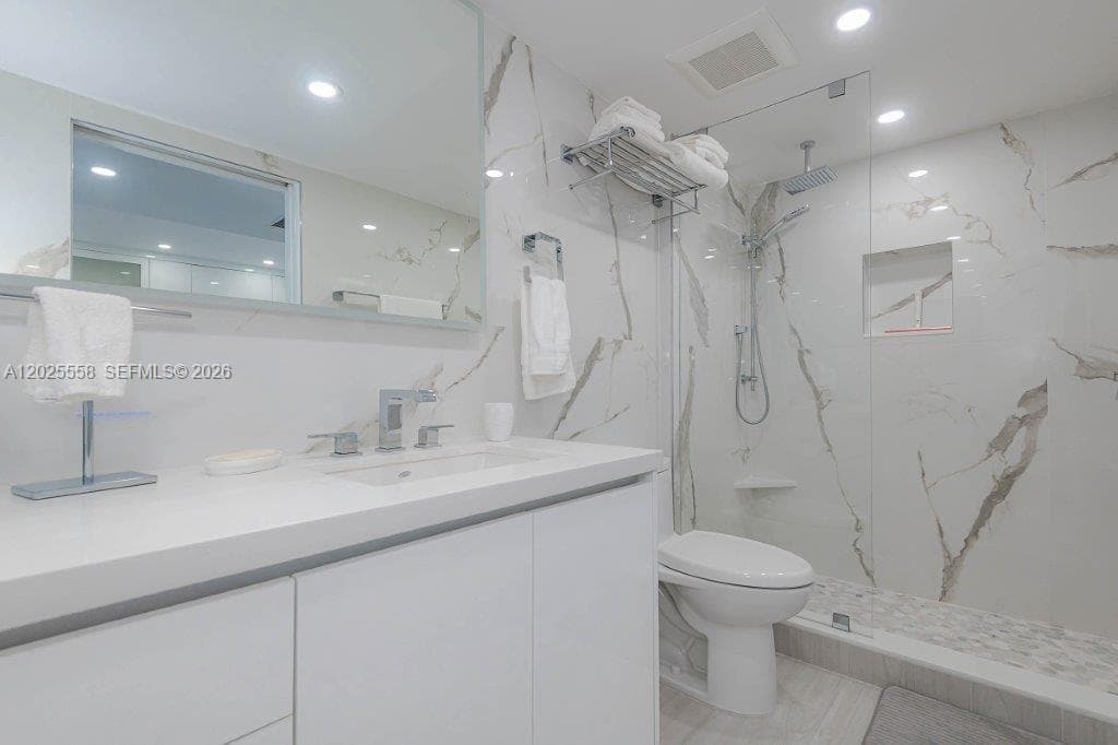 2301 Collins Ave 811 photo 21