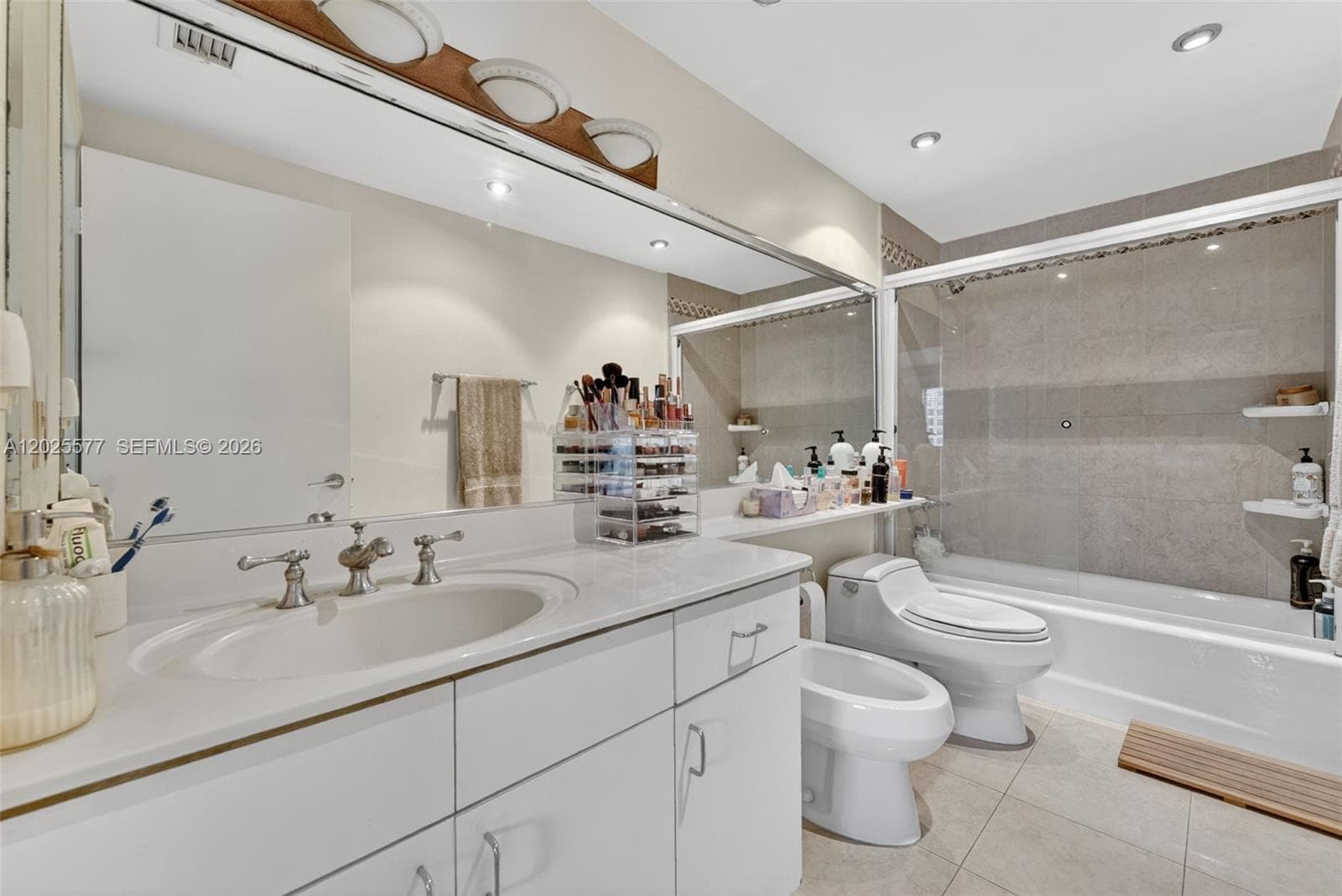 50 Ocean Lane Dr PH601 photo 14