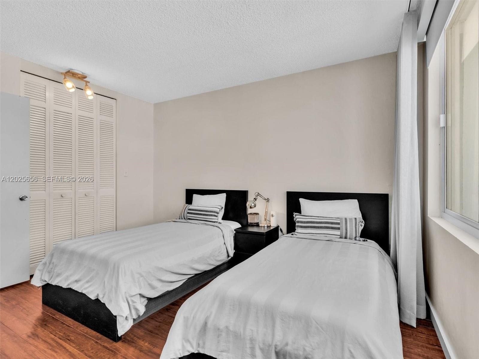 5401 Collins Ave 107 photo 20