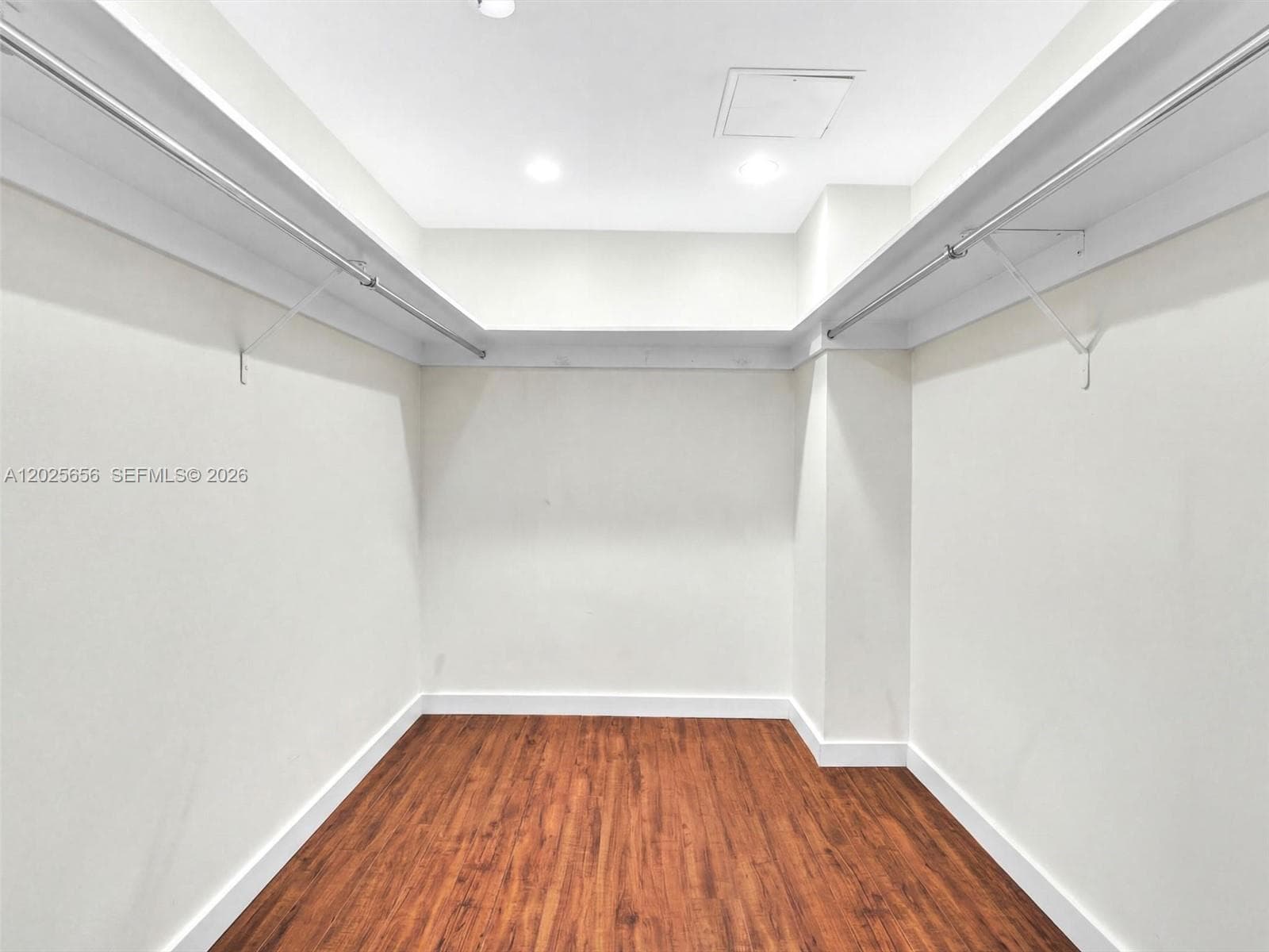 5401 Collins Ave 107 photo 18