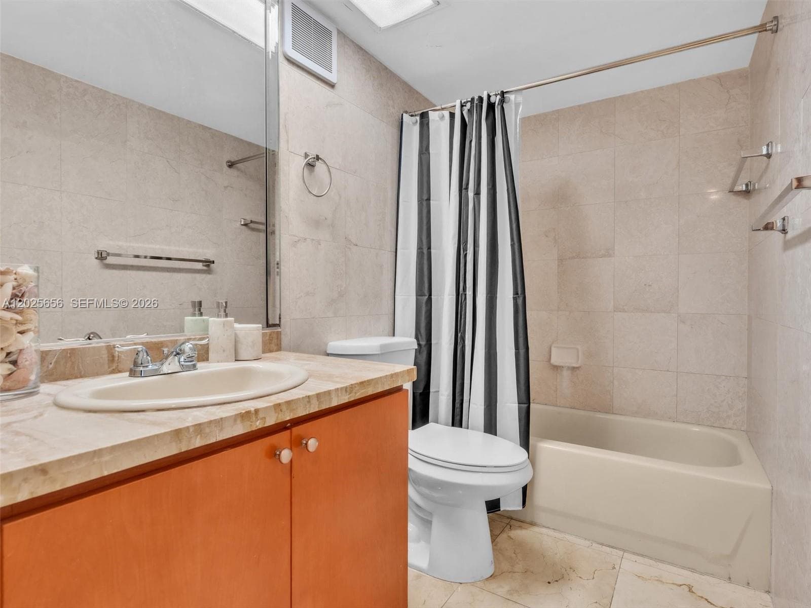5401 Collins Ave 107 photo 21