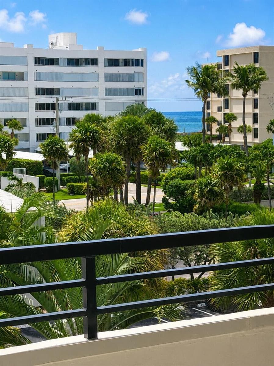 3589 S Ocean Boulevard 404 photo 23