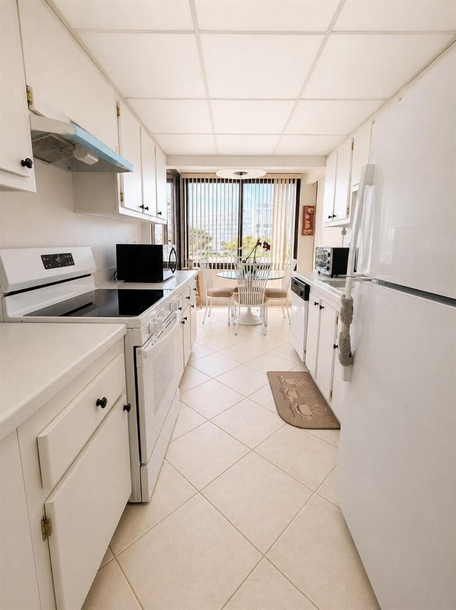 3589 S Ocean Boulevard 404 photo 17