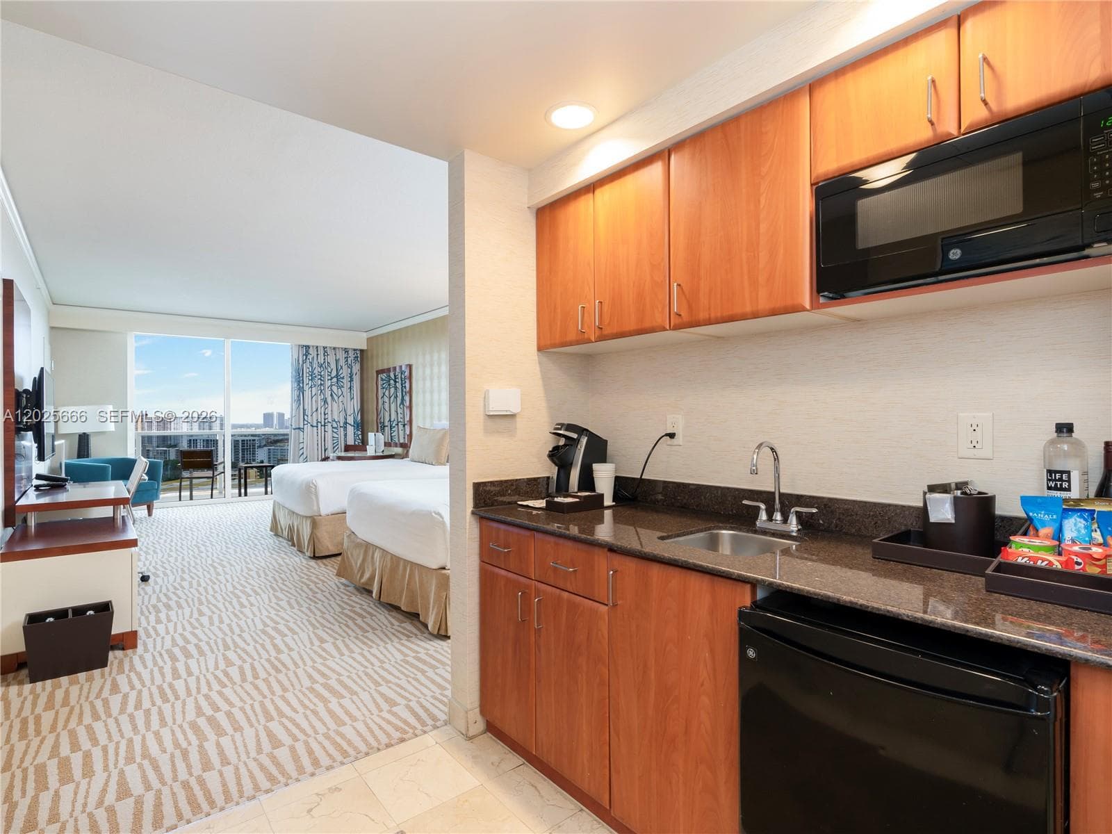 18001 Collins Ave 2118 photo 2