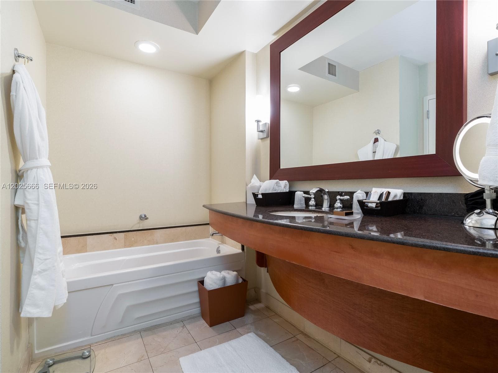 18001 Collins Ave 2118 photo 5