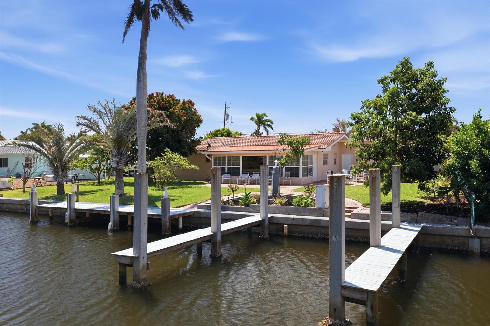 8455 SE Palm Street photo 4