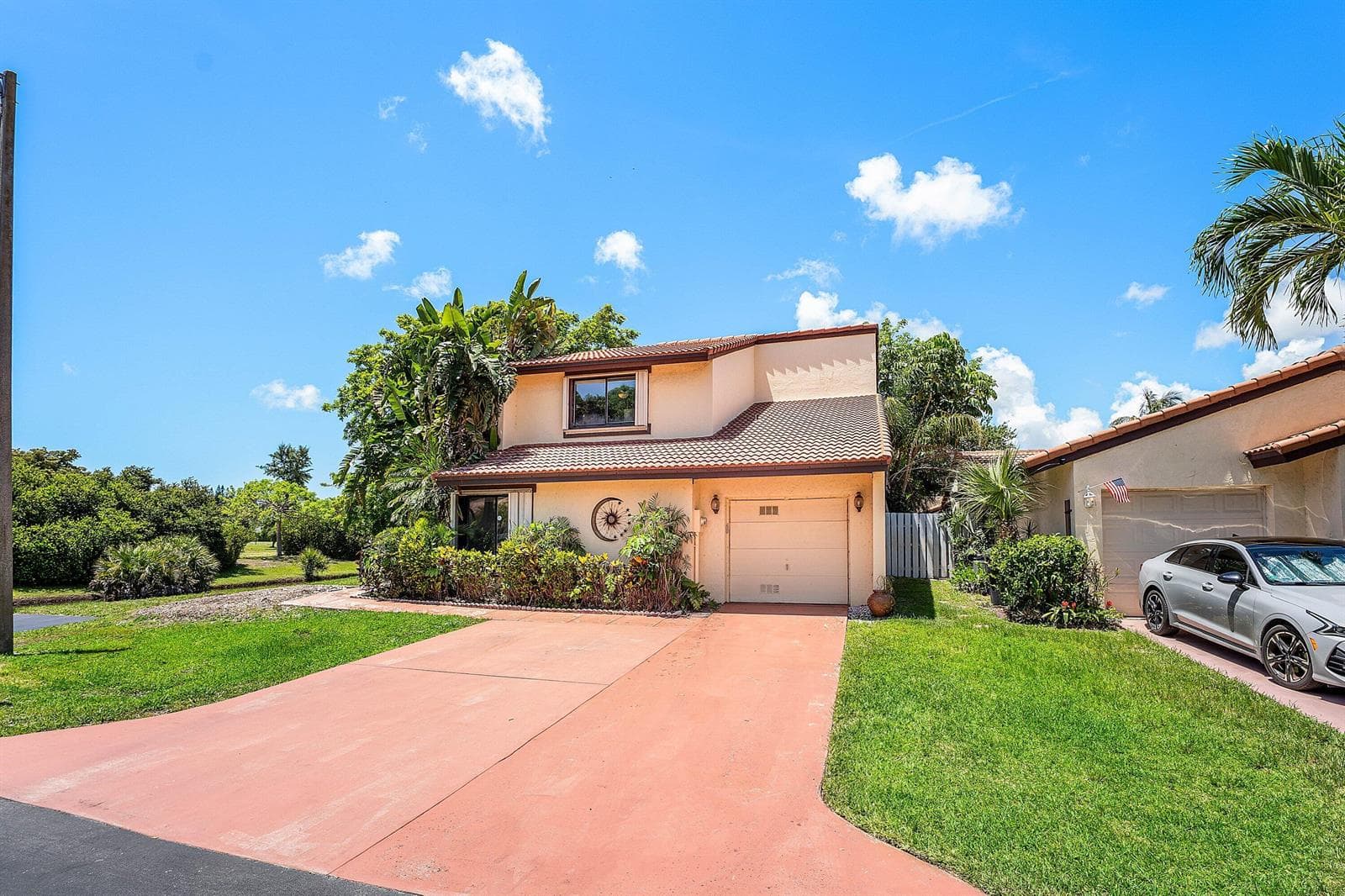 2810 Sand Pines Court photo 2