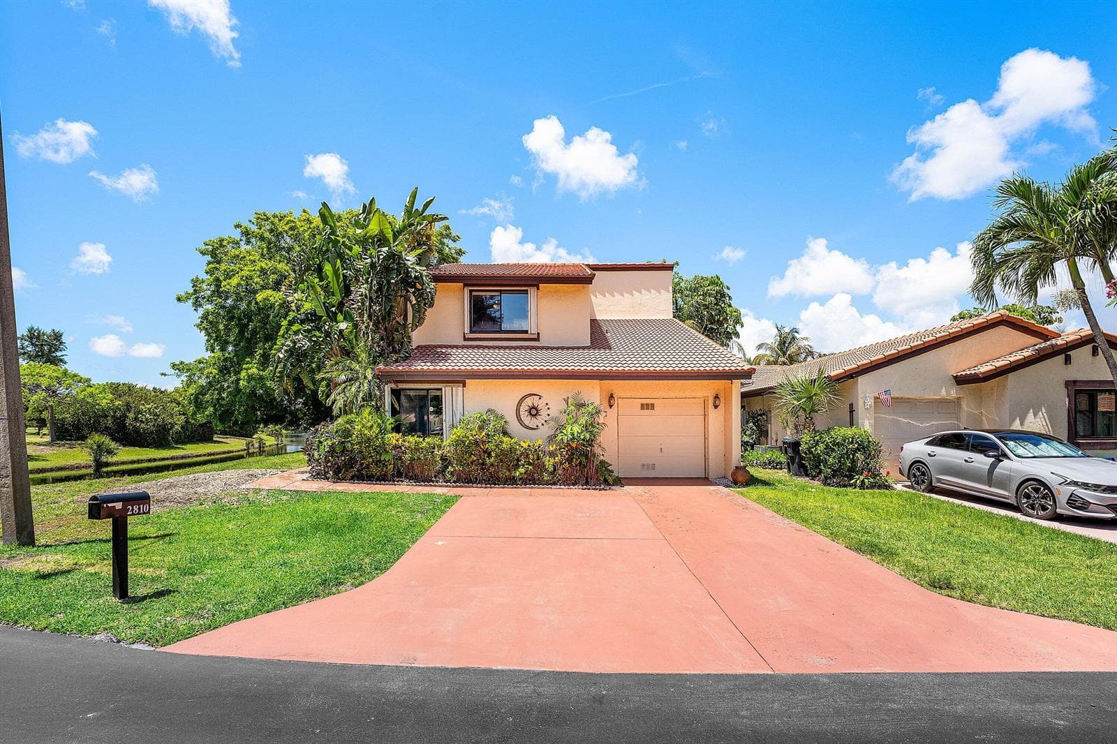 2810 Sand Pines Court photo 1