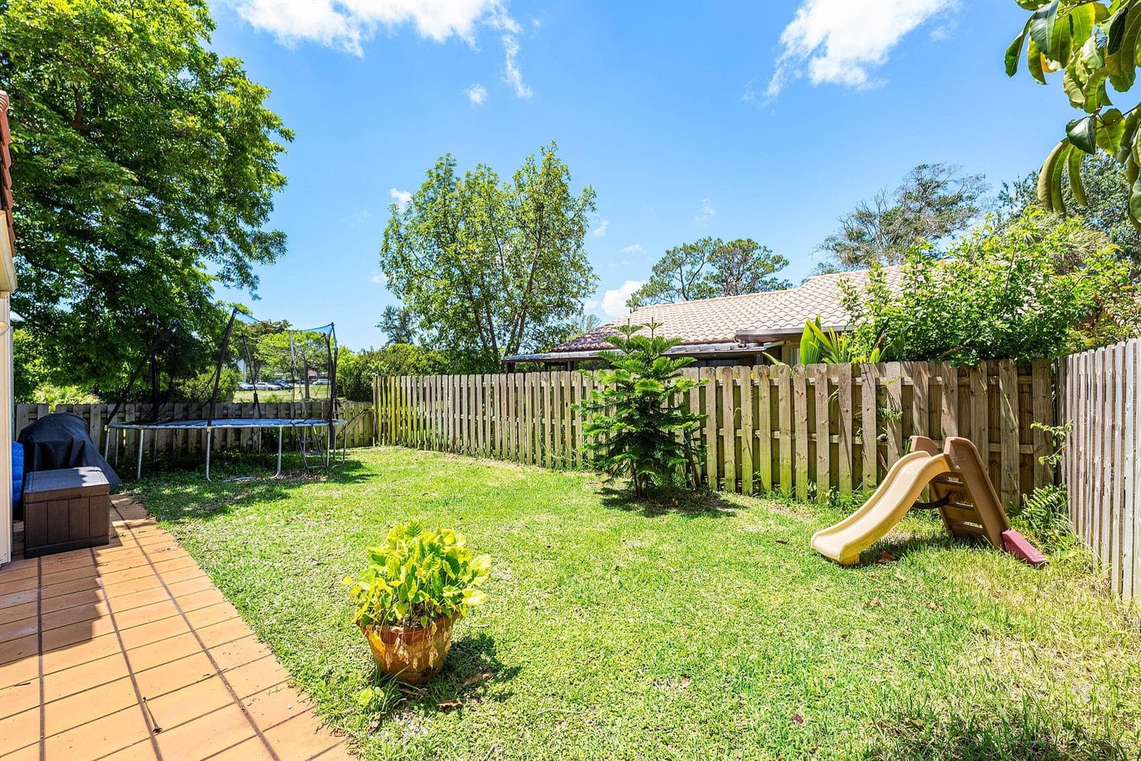 2810 Sand Pines Court photo 24
