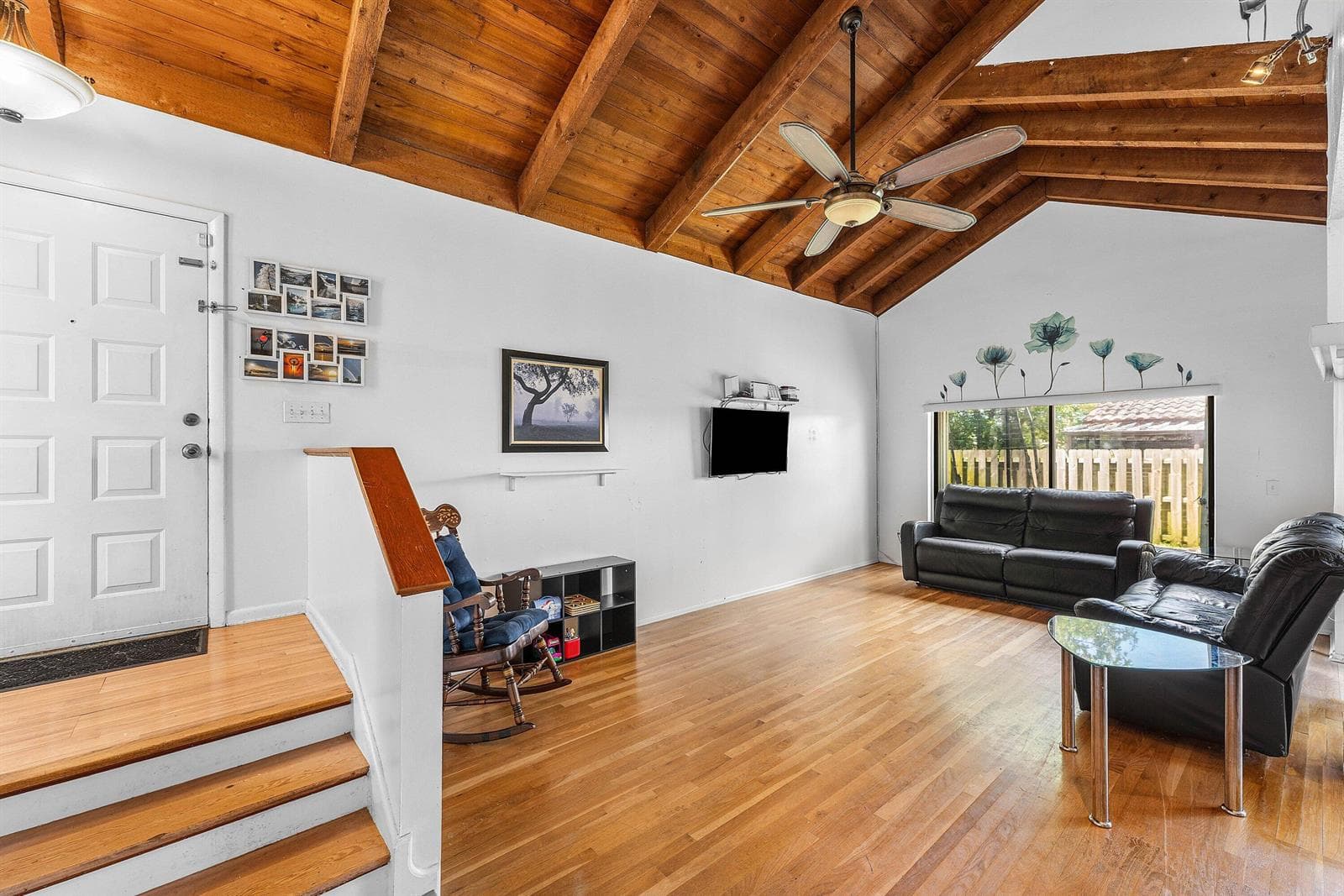 2810 Sand Pines Court photo 4