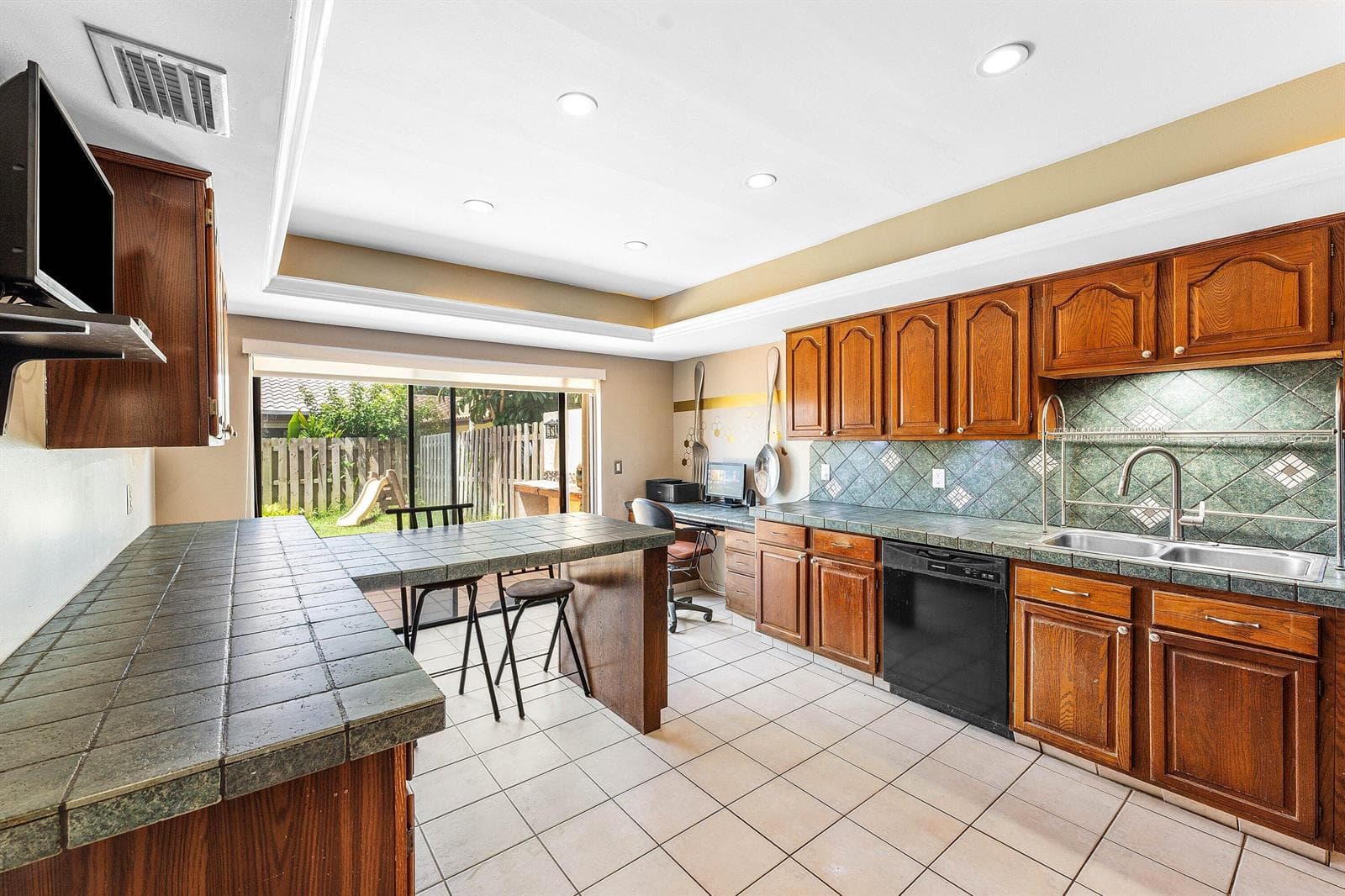 2810 Sand Pines Court photo 8