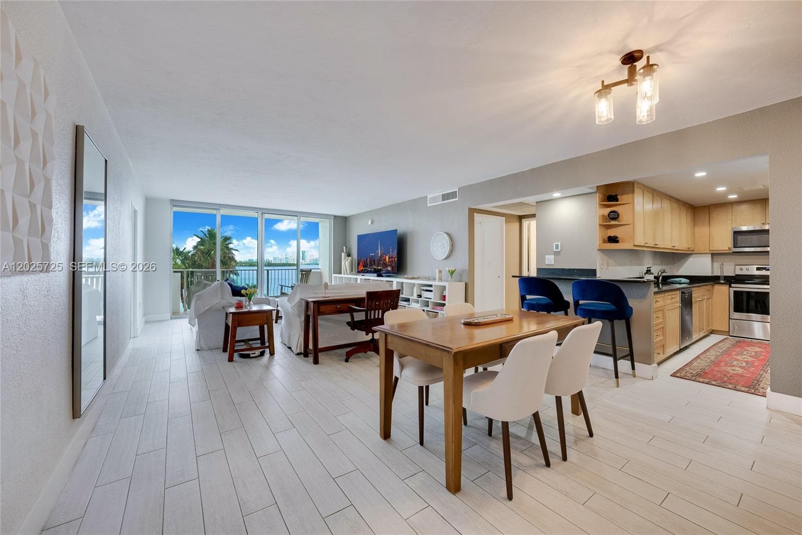 10350 W Bay Harbor Dr 4R photo 5