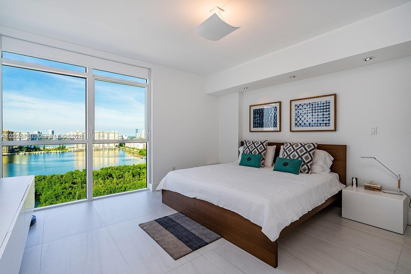 400 Sunny Isles Blvd 1804 photo 16
